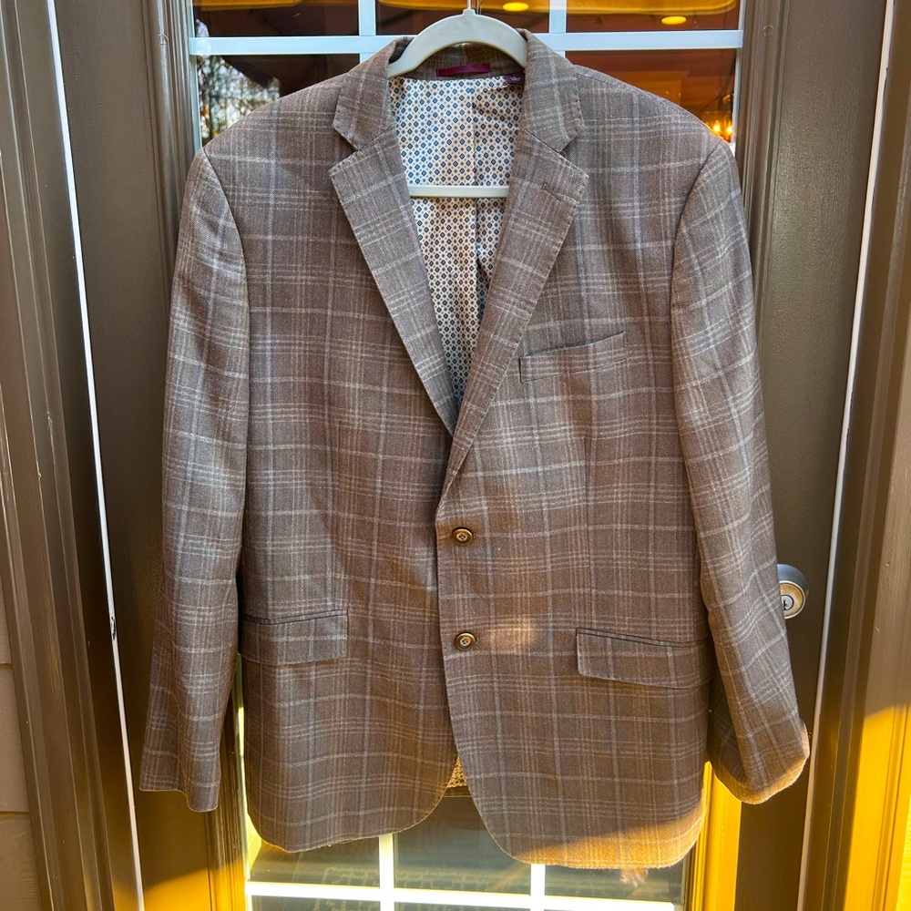 Johnston and Murphy beautiful men’s sport coat tan and brown striped